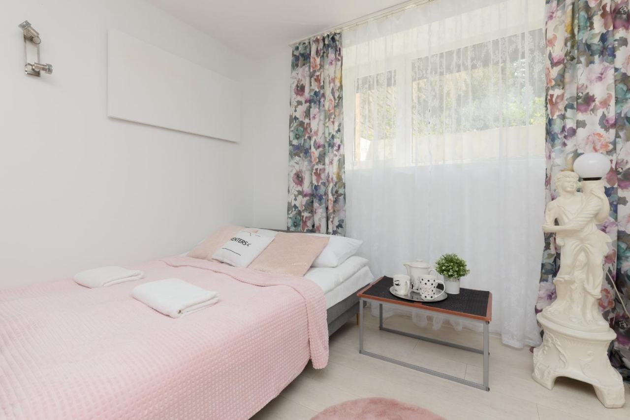 Affordable Underground Studio Near Pge Narodowy By Noclegi Renters Warsaw Exterior photo