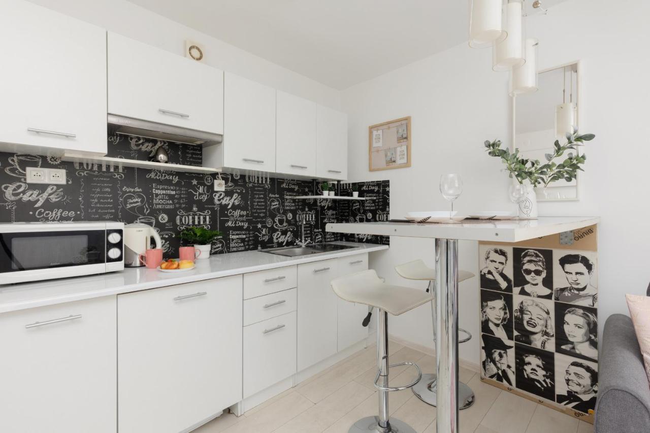Affordable Underground Studio Near Pge Narodowy By Noclegi Renters Warsaw Exterior photo